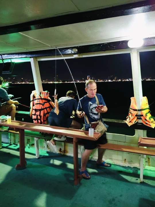 Night Squid Fishing
