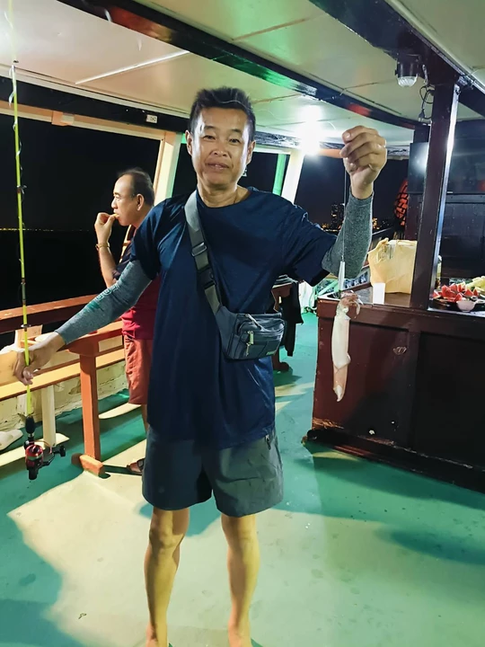 Night Squid Fishing