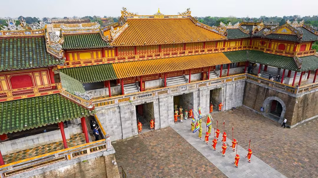 Da Nang - Hue 1 Day Tour: Khai Dinh Tomb - Hue Imperial City - Thien Mu Pagoda